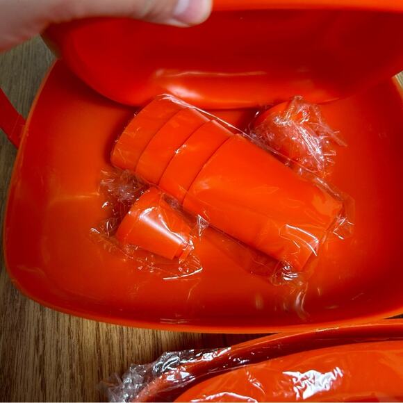 Vintage Mid Century Modern Picnic Master Orange Picnic Kit - Picture 4 of 11